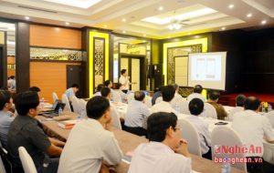 Đại diện Cty CP CNTT Địa lý EK thuyết trình phần mềm Mobi